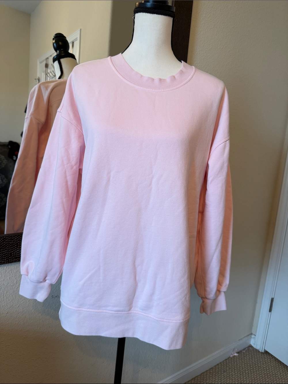 Lululemon Athletica Sweatshirt Baby Pink. Excellent new condition